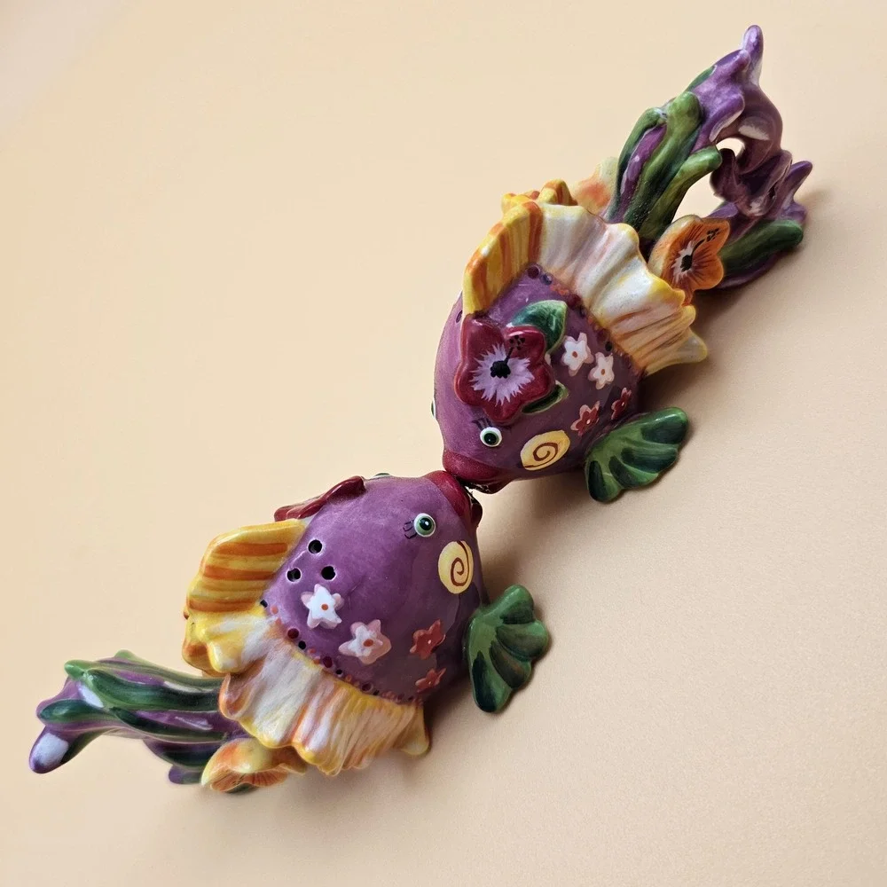Cute Purple Fish Salt Pepper Shakers Ceramic Novelty Kitchen Decor Magnetic Lips